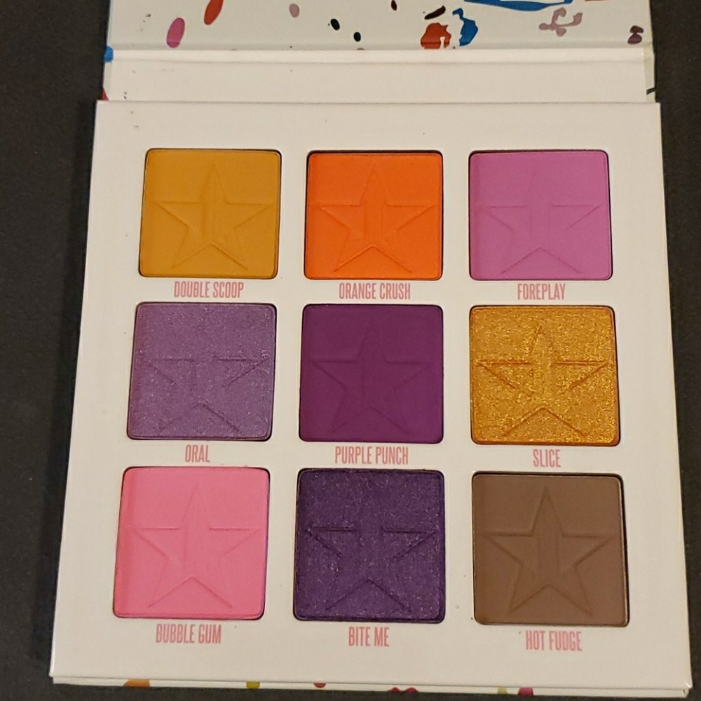 JS Cosmstics Mini Breaker palette